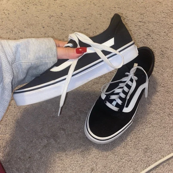 Vans - Picture 3 of 4